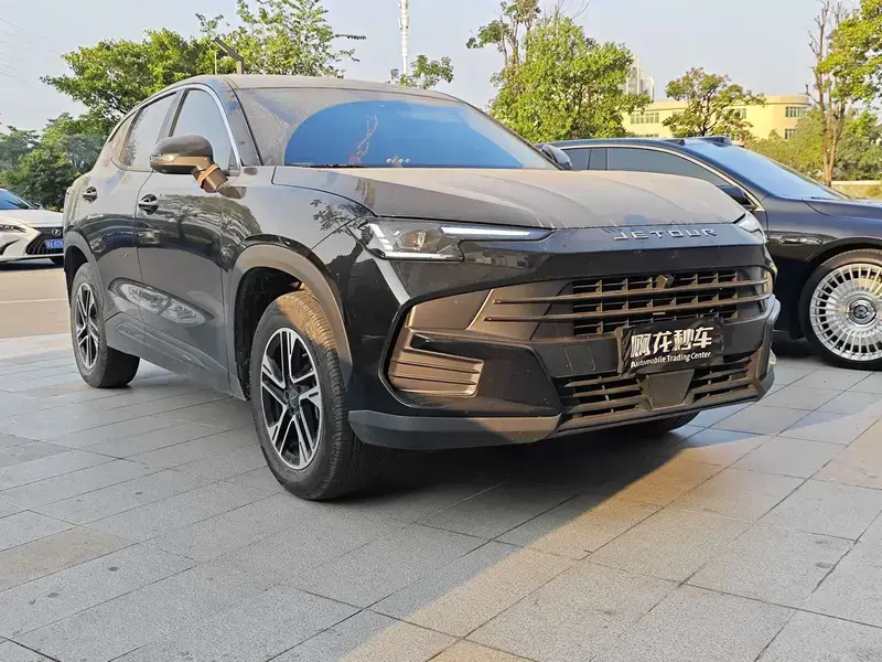 2025 JETOUR Dasheng i-DM с пробегом 23 000 км