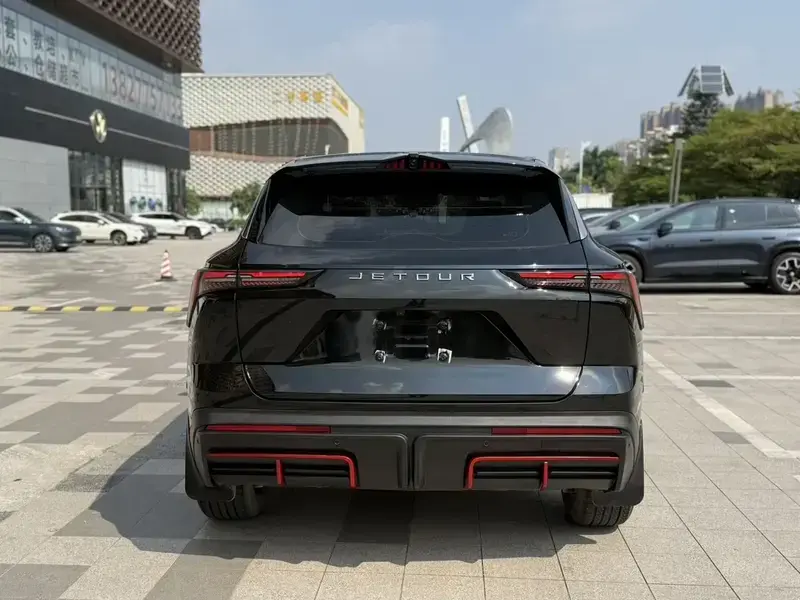 2023 JETOUR Dasheng i-DM с пробегом 26 000 км