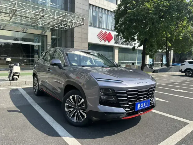 2024 JETOUR Dasheng i-DM с пробегом 36 000 км