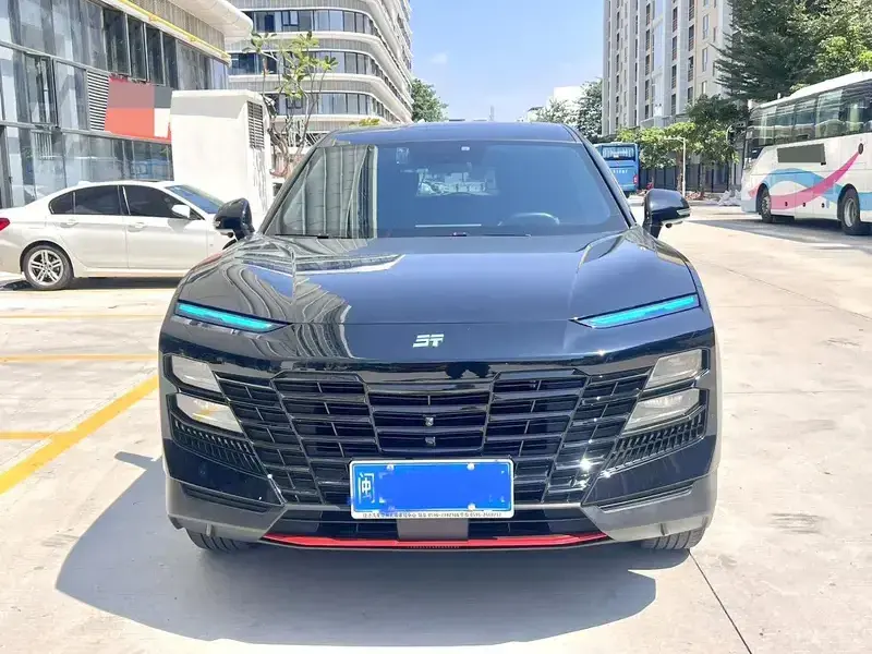 2023 JETOUR Dasheng i-DM с пробегом 26 000 км