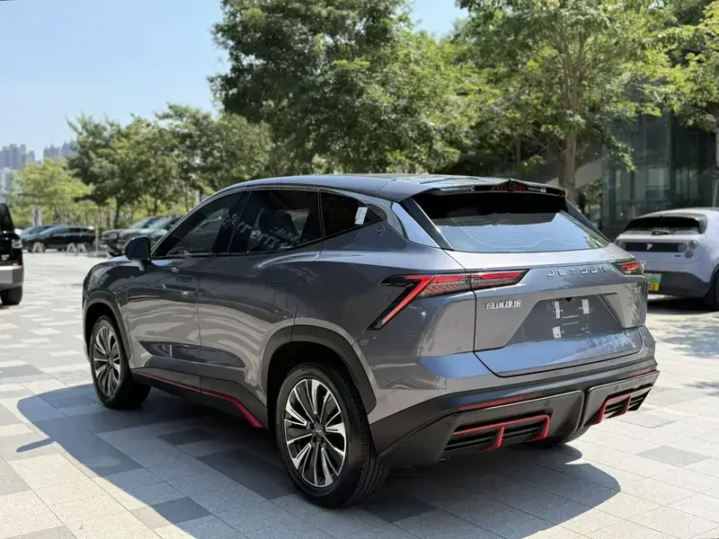 2023 JETOUR Dasheng i-DM с пробегом 30 000 км