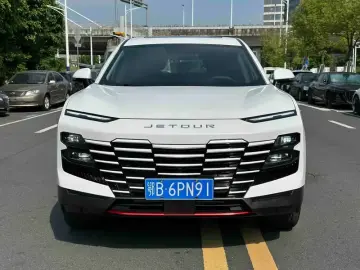 2024 JETOUR Dasheng i-DM с пробегом 36 000 км