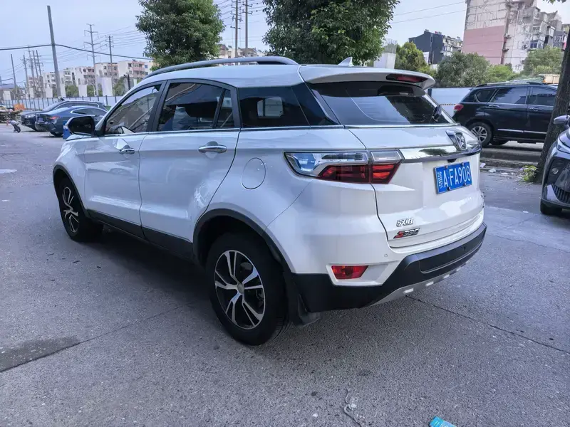 2017 JMC Yusheng S330 с пробегом 100 000 км