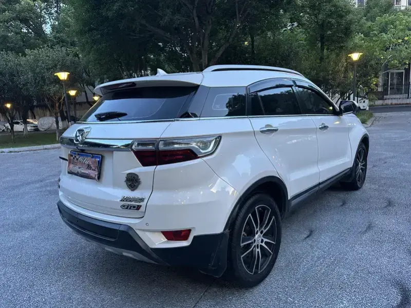 2016 JMC Yusheng S330 с пробегом 97 000 км