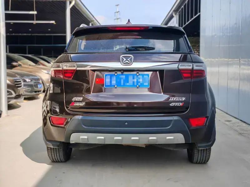 2016 JMC Yusheng S330 с пробегом 90 000 км