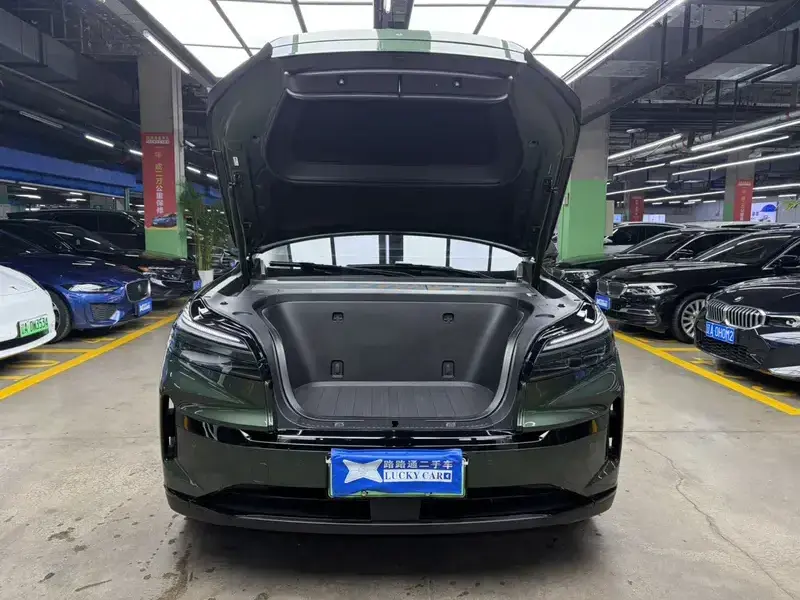 2026 Nio Ledo L80 с пробегом 18 700 км