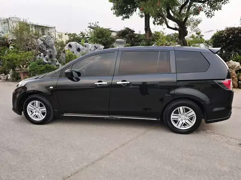 2011 Mazda 8 с пробегом 261 000 км