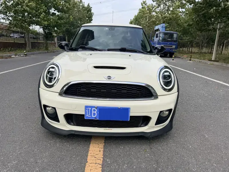 2012 Mini Electric MINI COOPER с пробегом 111 000 км
