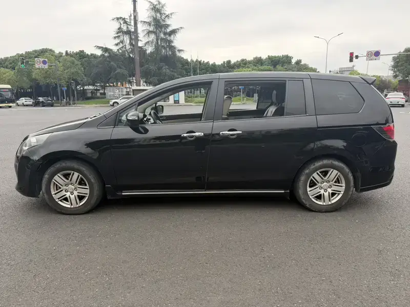 2013 Mazda 8 с пробегом 122 600 км
