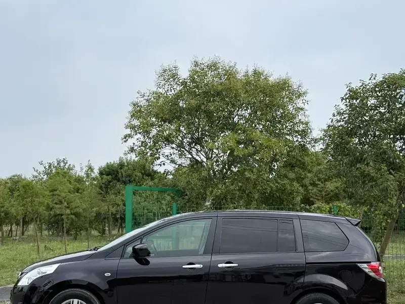 2011 Mazda 8 с пробегом 150 000 км