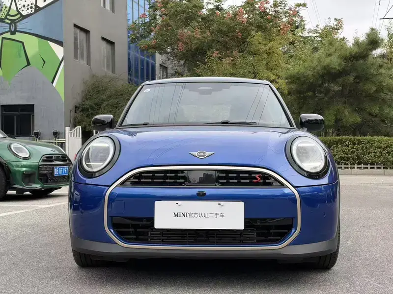 2025 Mini Electric MINI COOPER с пробегом 3 800 км