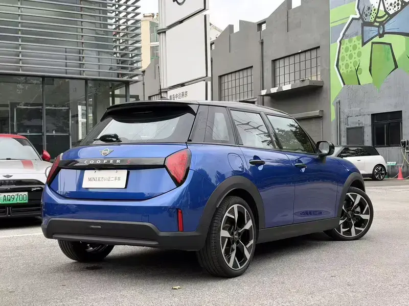 2025 Mini Electric MINI COOPER с пробегом 3 800 км