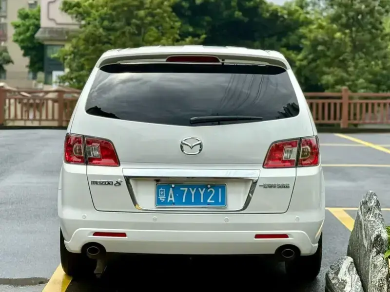 2015 Mazda 8 с пробегом 40 000 км