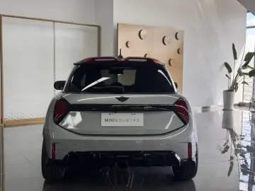 2025 Mini JCW с пробегом 10 000 км