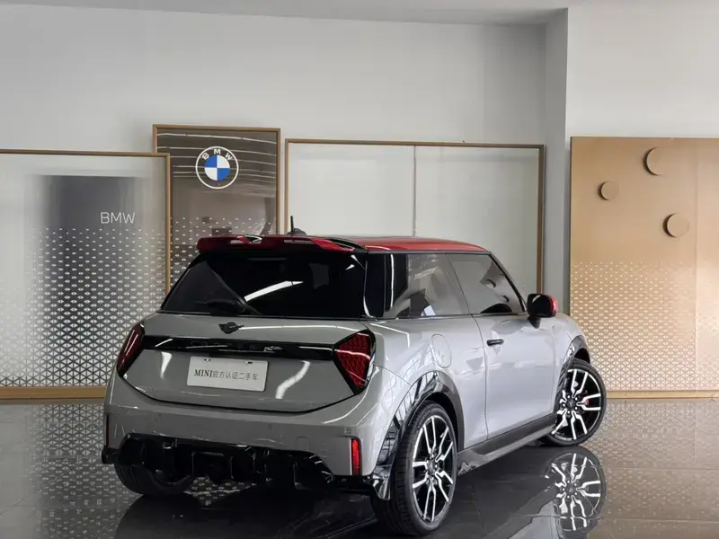 2025 Mini JCW с пробегом 10 000 км