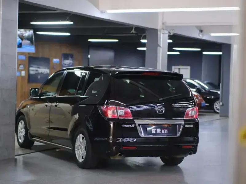 2011 Mazda 8 с пробегом 186 000 км
