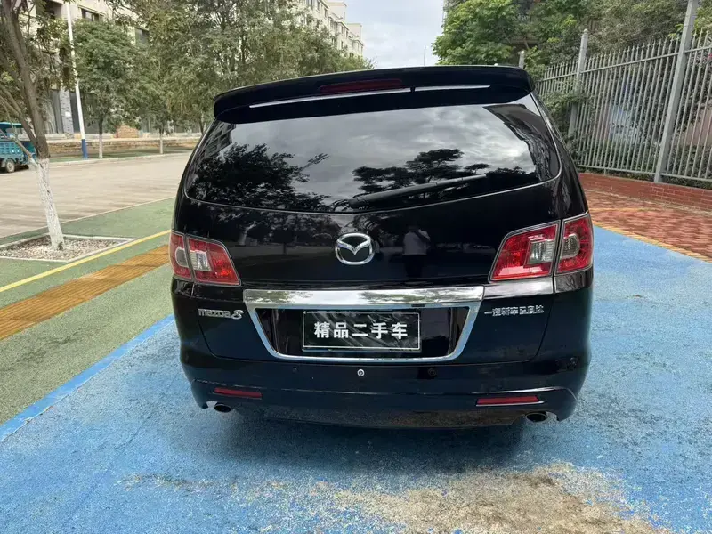 2011 Mazda 8 с пробегом 120 000 км