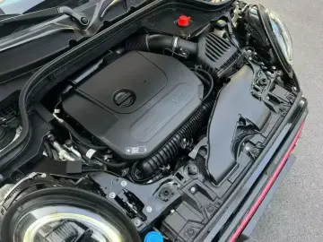 2023 Mini JCW с пробегом 15 000 км