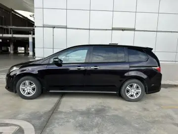 2011 Mazda 8 с пробегом 150 000 км