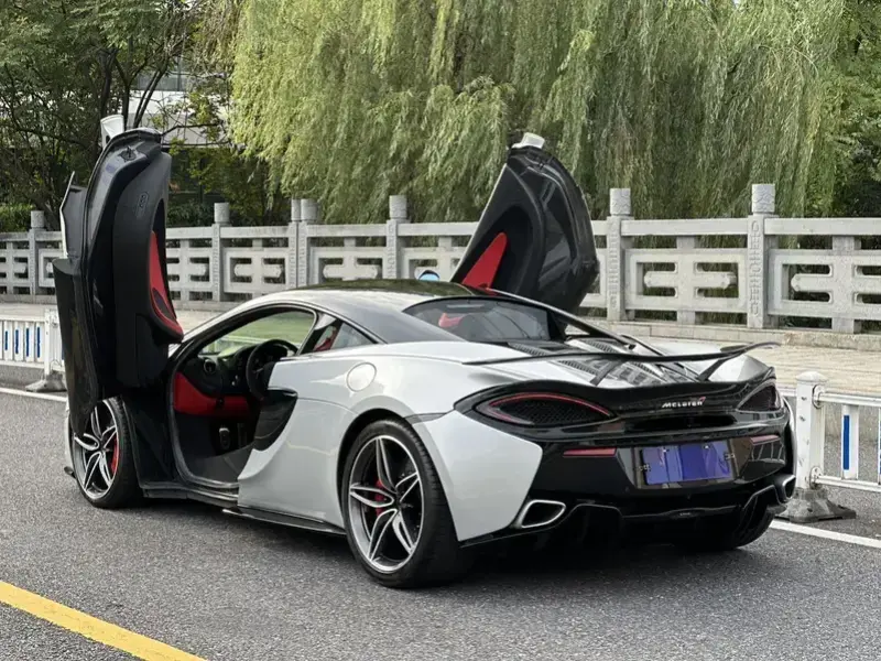 2015 McLaren 570 с пробегом 25 000 км