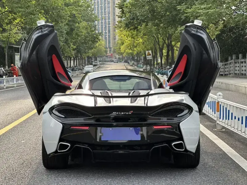 2015 McLaren 570 с пробегом 25 000 км