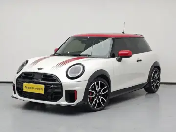 2025 Mini JCW с пробегом 3 300 км