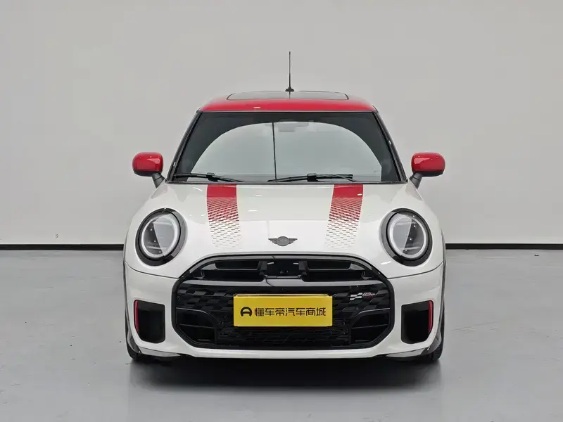 2025 Mini JCW с пробегом 3 300 км