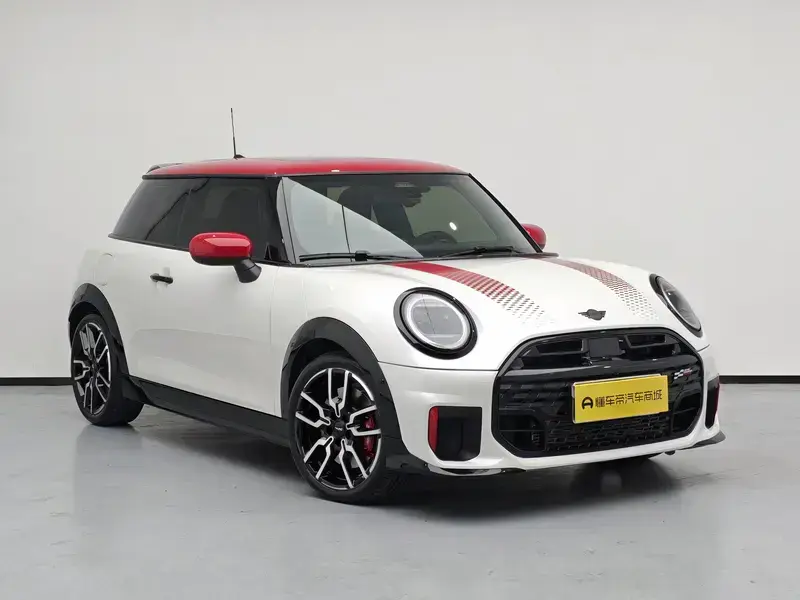 2025 Mini JCW с пробегом 3 300 км