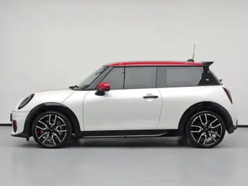 2025 Mini JCW с пробегом 3 300 км