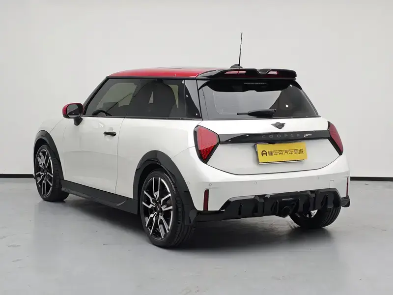 2025 Mini JCW с пробегом 3 300 км