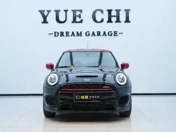 2021 Mini JCW с пробегом 17 000 км