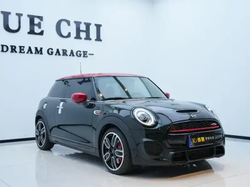 2021 Mini JCW с пробегом 17 000 км