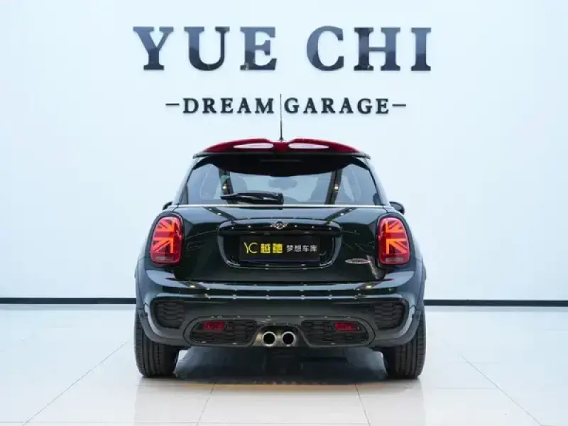 2021 Mini JCW с пробегом 17 000 км