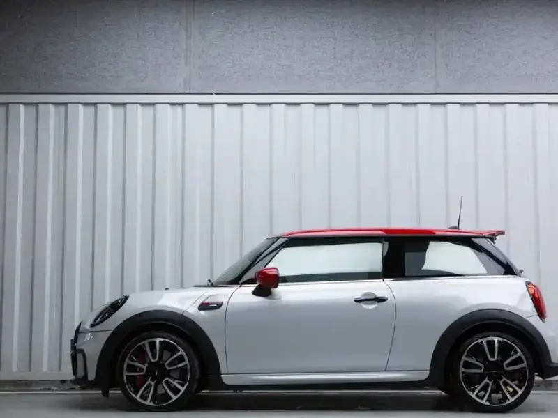 2022 Mini JCW с пробегом 16 000 км