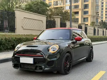 2021 Mini JCW с пробегом 23 000 км