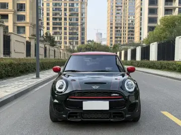 2021 Mini JCW с пробегом 23 000 км