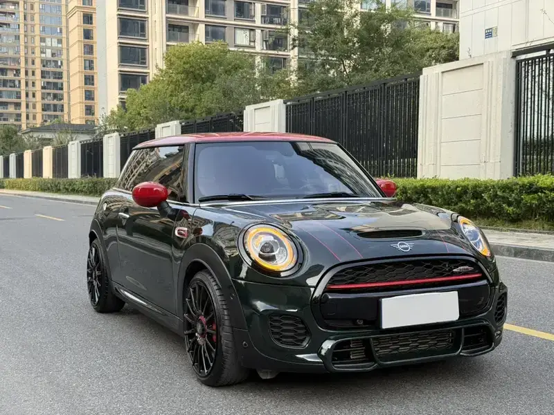 2021 Mini JCW с пробегом 23 000 км