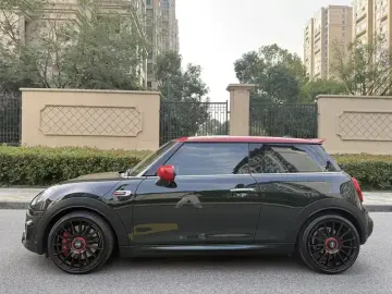 2021 Mini JCW с пробегом 23 000 км