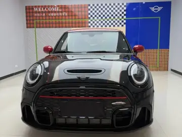2023 Mini JCW с пробегом 17 000 км