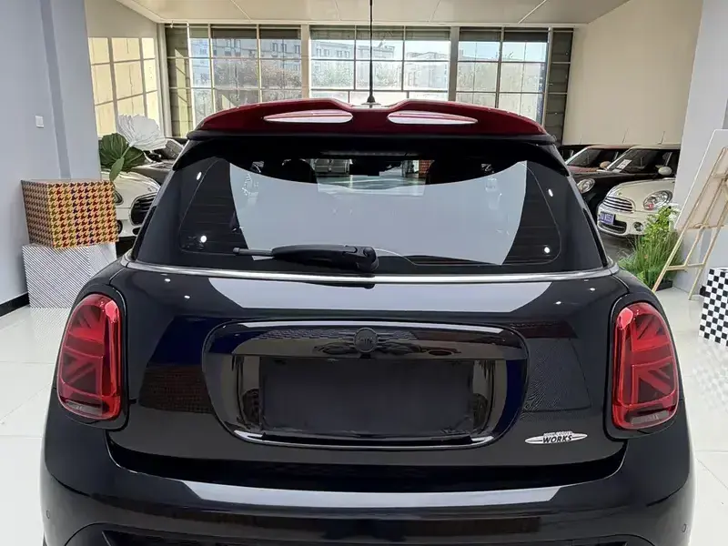 2023 Mini JCW с пробегом 17 000 км