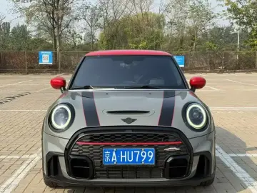 2022 Mini JCW с пробегом 70 000 км