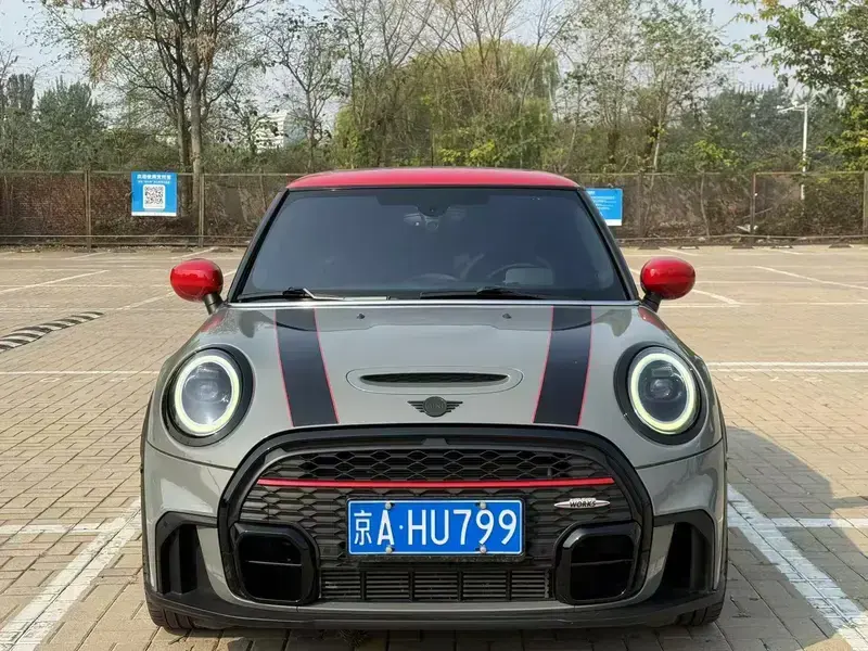 2022 Mini JCW с пробегом 70 000 км