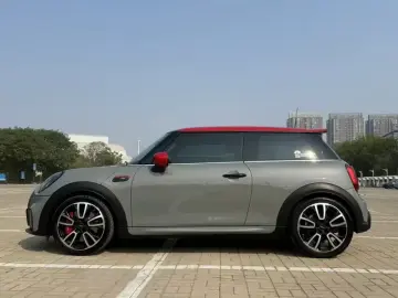 2022 Mini JCW с пробегом 70 000 км