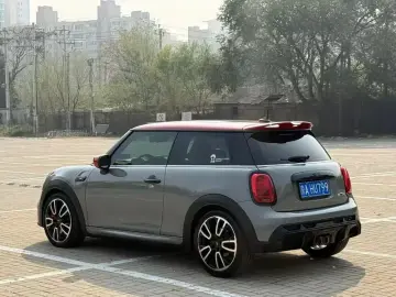 2022 Mini JCW с пробегом 70 000 км