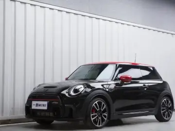 2022 Mini JCW с пробегом 26 000 км