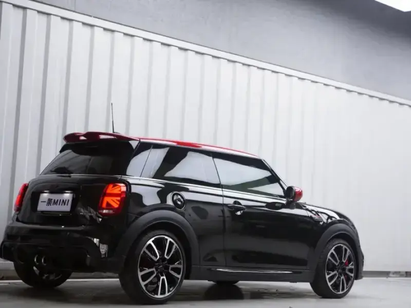 2022 Mini JCW с пробегом 26 000 км