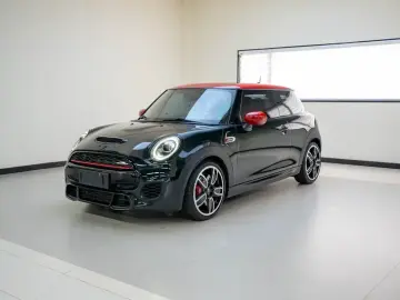 2021 Mini JCW с пробегом 36 000 км
