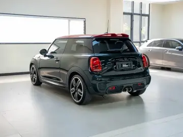 2021 Mini JCW с пробегом 36 000 км