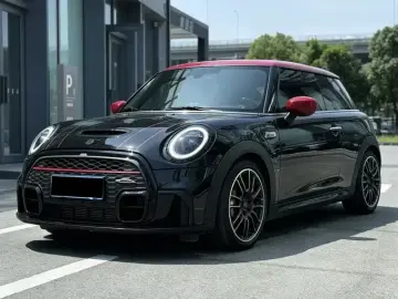 2022 Mini JCW с пробегом 37 000 км
