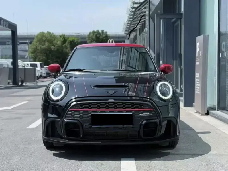 2022 Mini JCW с пробегом 37 000 км